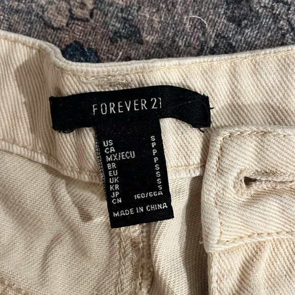 Cream forever 21 denim shorts - Picture 3 of 3
